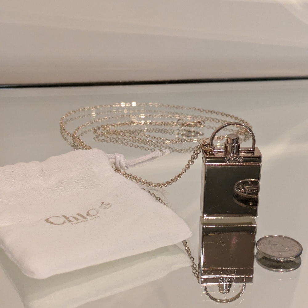 Chloe perfume pendant - gold tone